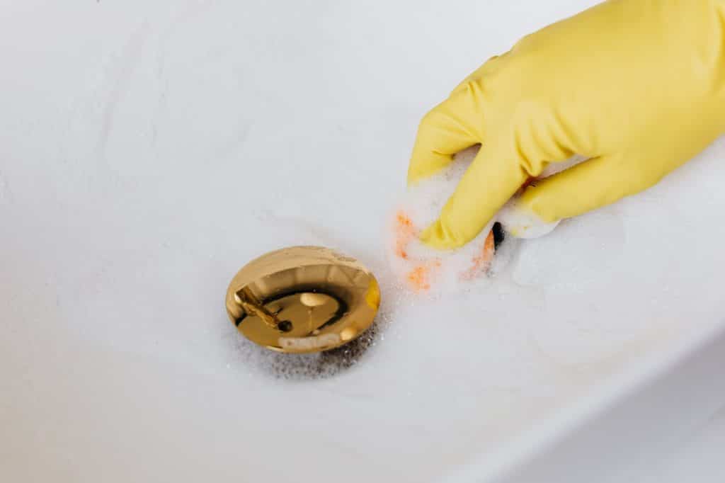 things to avoid doing on your septic system - don't use abrasive cleaning materials